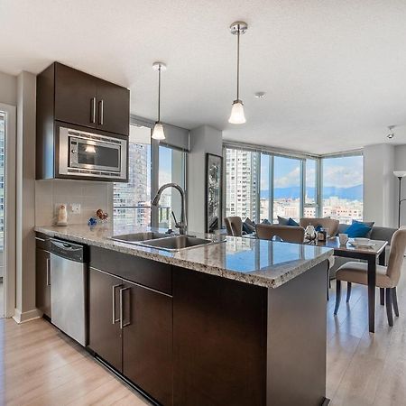 Stunning 2 Bedroom Condo With Downtown Views!!! Vancouver Exteriör bild