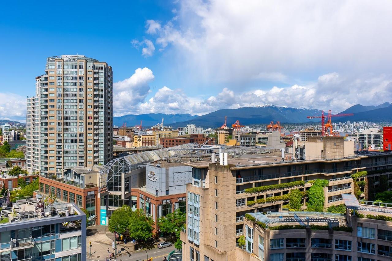 Stunning 2 Bedroom Condo With Downtown Views!!! Vancouver Exteriör bild