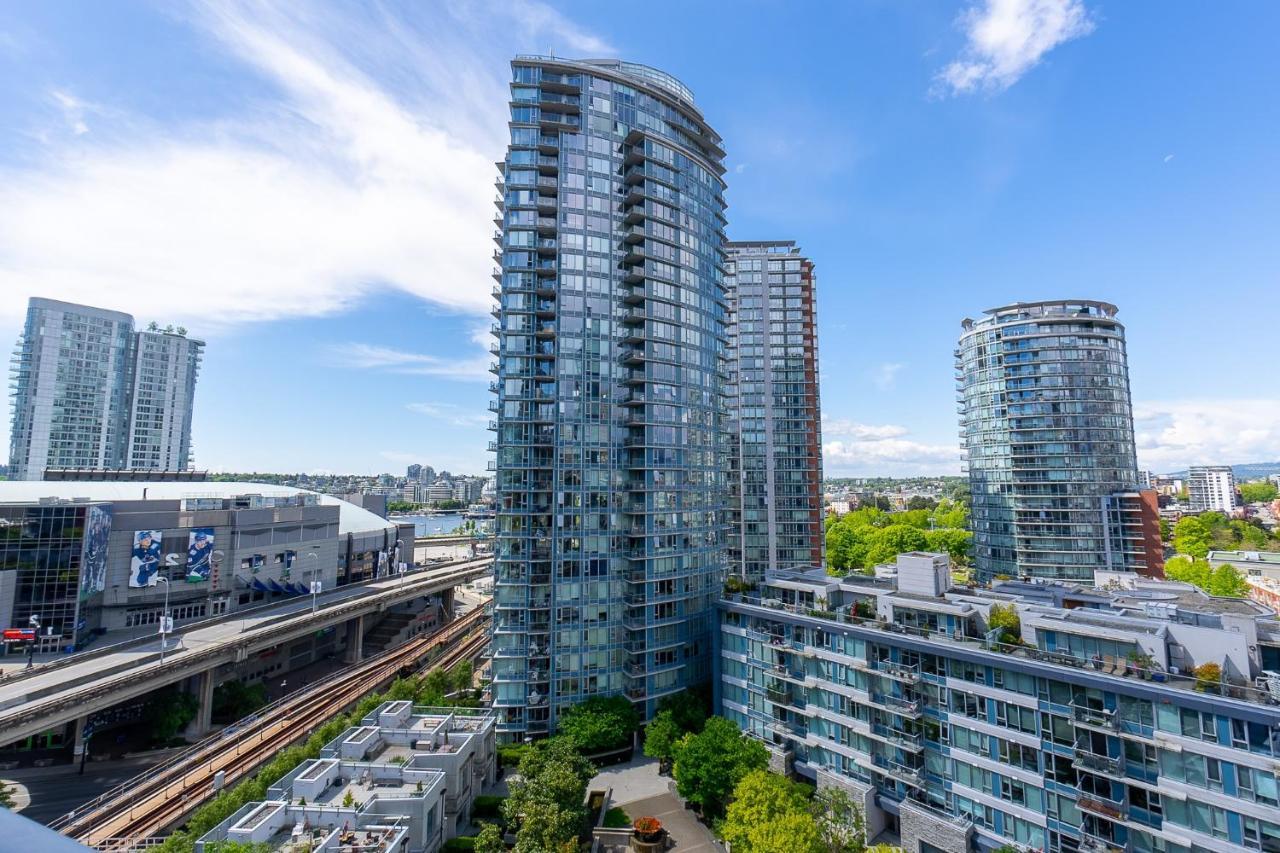 Stunning 2 Bedroom Condo With Downtown Views!!! Vancouver Exteriör bild