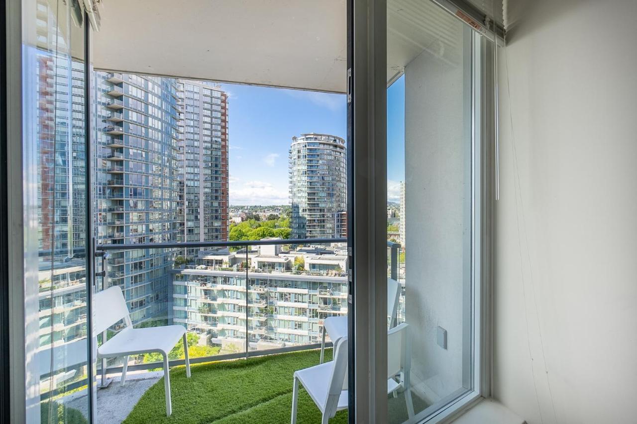 Stunning 2 Bedroom Condo With Downtown Views!!! Vancouver Exteriör bild